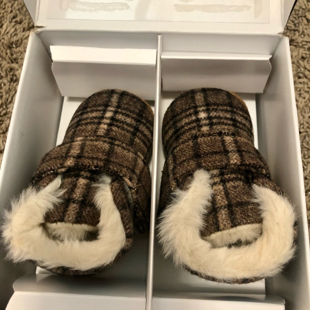 Minnetonka Sawyer Infant Booties